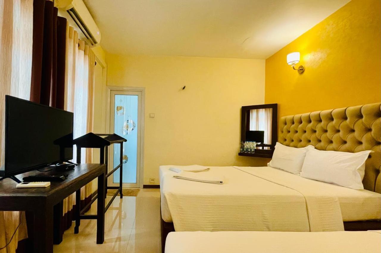 Forever City Hotel Kiribathgoda Dış mekan fotoğraf